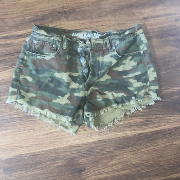 American Eagle Outfitters Pants - Camo shorts